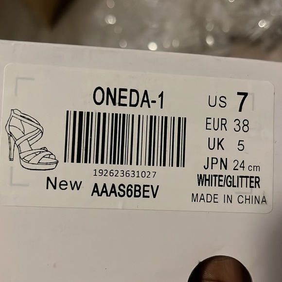 Heel's/Shoes - Picture 6 of 6